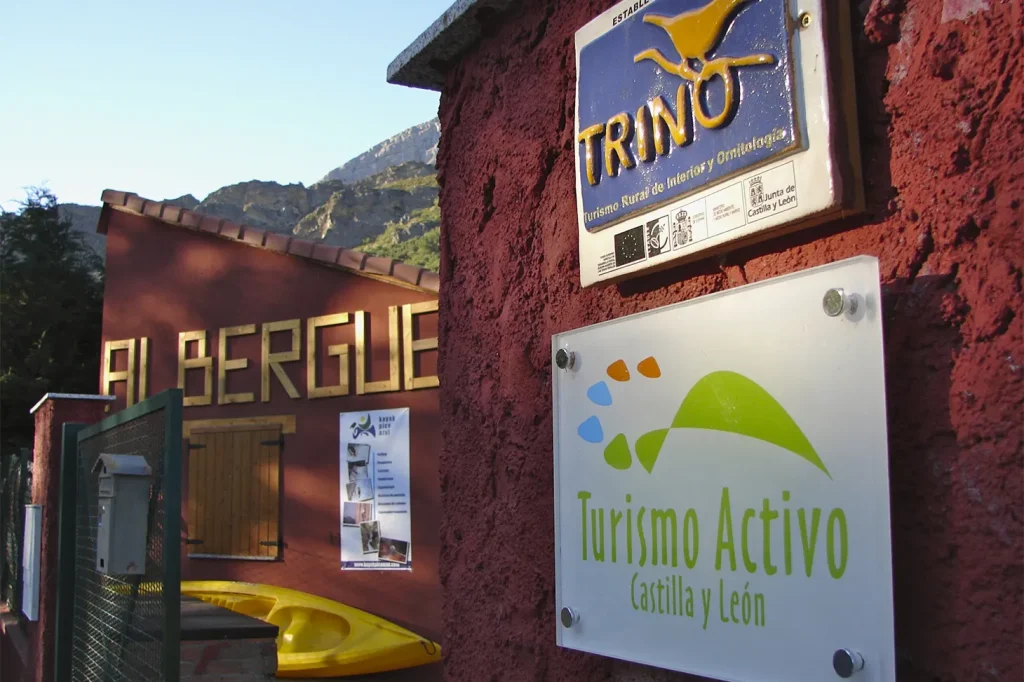 kayak-pico-azul-el-chalten-trino-albergue-leon